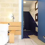 Delle Cave فندق فافينانا