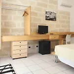 Delle Cave فندق 3*